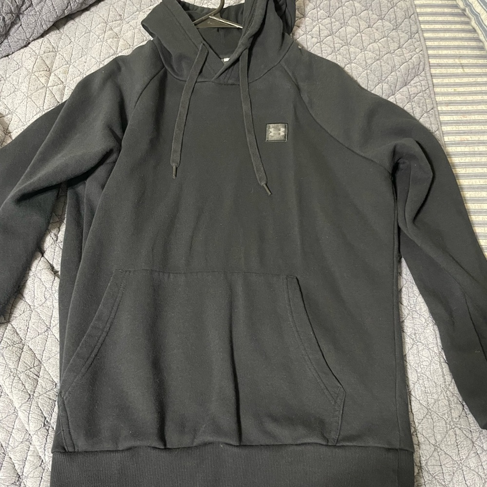 Black under armour hoodie